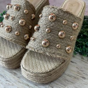 SANDALIAS PLATAFORMA BROQUETES CIRCULARES