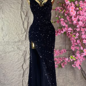 VESTIDO LARGO TIRANTES CON AJUSTE Y ABERTURA AL FRENTE NEGRO